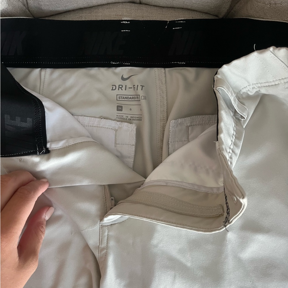 Light gray Nike men’s shorts